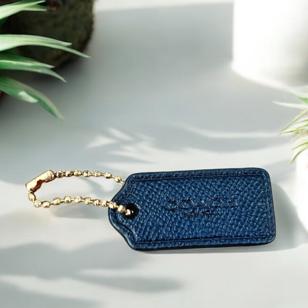 Coach small tag NWOT